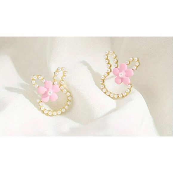 NWT Rabbit Tiny Pearl Outlined Pink Flower Easter Stud Earrings - Picture 2 of 7